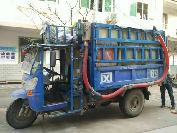吸粮机
